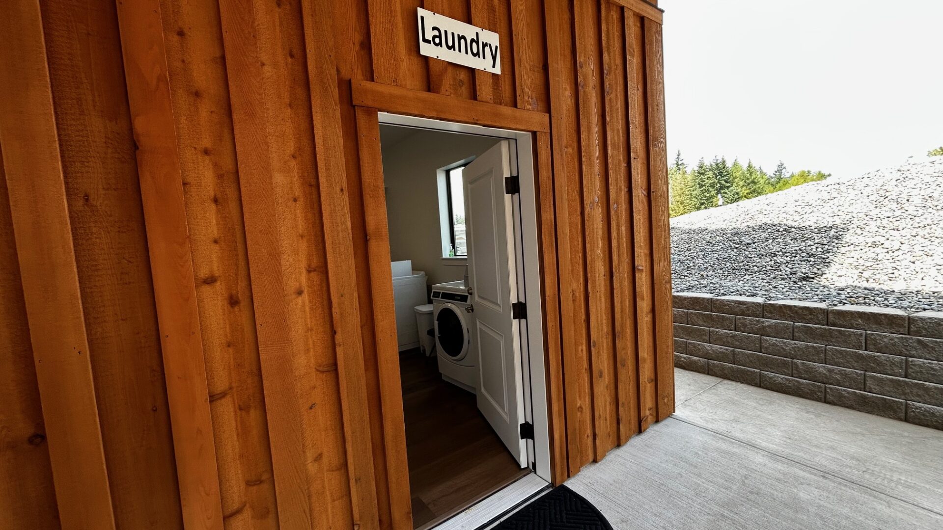 laundry-entrance-rv-at-olympic